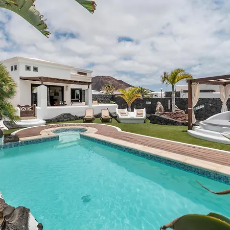 Faro Park With Private Pool וילה